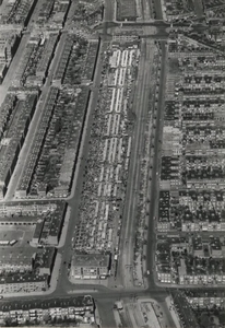 1952 Luchtfoto, Markt aan de Herman Costerstraat