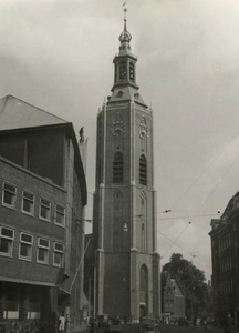 De toren van de Grote Kerk,met nieuwe torenspits 1959