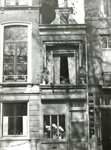 Lange Voorhout 80, één van de smalste panden in Den Haag. 1947