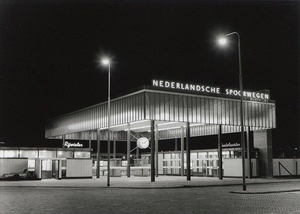 Station Amsterdam-Sloterdijk in volle glorie in 1956