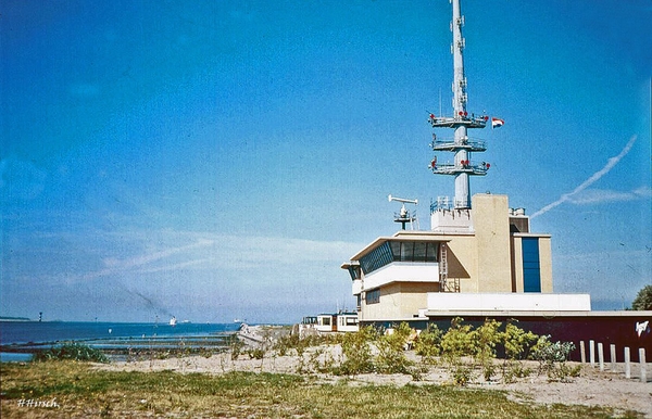 Het Zeegat en de pier van Hoek van Holland op 29-8-1985.
