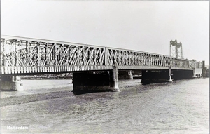 De Willemsbrug vanuit Rotterdam naar Zuid