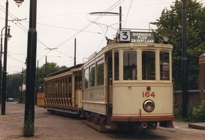 Statiefoto HTM Remise FH met Tramstel 164+505 in de naherfst 1989