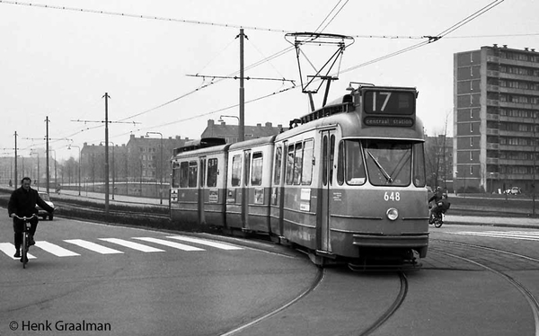 in 1968 reden op lijn 17 nog gewoon grijze trams met conducteur,