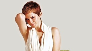 emma_watson_smiling_by_dave_daring-d4r90lh