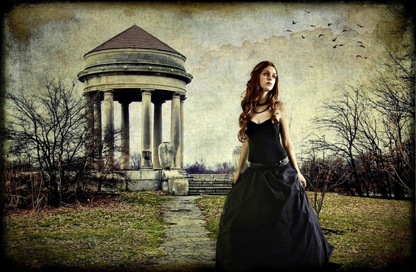 fantasy-wallpaper-with-gothic-girl-in-park