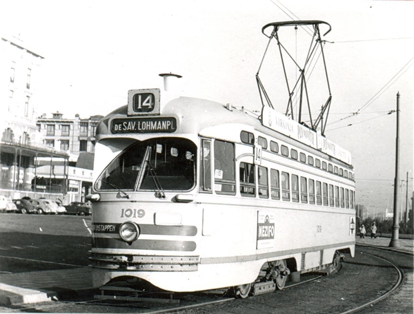 ritje per HTM-tram te maken, in dit geval met lijn 14. 1956