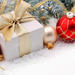 foto-von-christbaumkugeln-und-weihnachtsgeschenk-hd-weihnachten-h