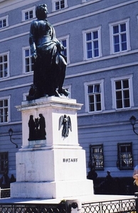2  Altstadt  _Mozart monument