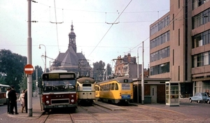 Turfmarkt in september 1974 met bus inzet voor lijn 9