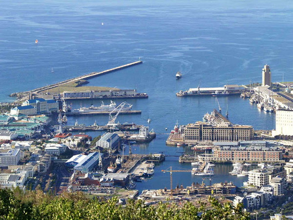 View_over_Cape_Town_Waterfront_from_Signal_Hill