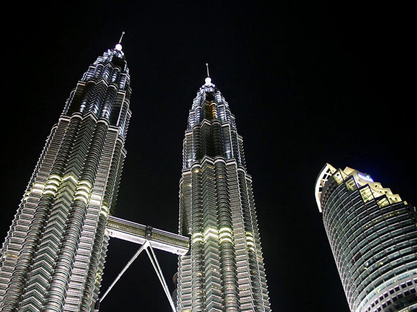 Petronas_Twin_Towers_-_Malaysia
