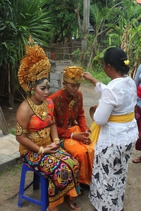 Huwelijk Dewi en Arta