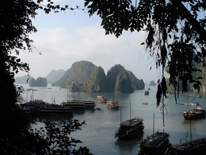 Halong_Bay,_Vietnam