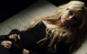 Avril_Lavigne_-_Sexy_Wallpapers_039