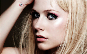 Avril_Lavigne_-_Sexy_Wallpapers_100