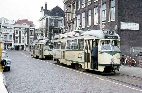 Trams moest een driehoek keerlus in de Korte Rijnstraat gemaakt w