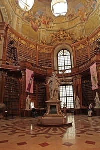 1f Hofburg   _Karl VI. im Prunksaal der Hofbibliothek