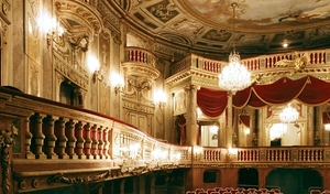 4 Schloss Schonbrunn _schlosstheater