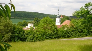 5  Heiligenkreuz  _zicht op stadje en abdij