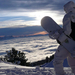 hd-winter-wallpaper-met-een-snowboarder-op-een-besneeuwde-berg-hd