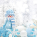 winter-achtergrond-met-sneeuw-een-pop-en-kerstballen