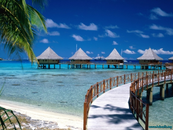 walkway-to-paradise-tiputa-rangiroa-french-polynesia-hd-1024x768