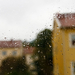 een-regenachtige-dag-met-regen-op-het-raam-hd-regen-achtergrond