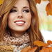 foto-van-een-vrouw-en-herfstbladeren-hd-herfst-achtergrond