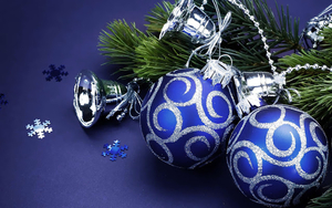 kerst-achtergrond-met-blauwe-kerstballen