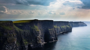 hd-wallpaper-with-the-cliffs-of-moher-in-county-clare-in-Ireland
