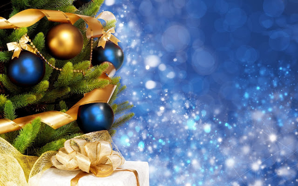 schonen-weihnachtsbaum-mit-blauen-weihnachtskugeln-hd-weihnachts-