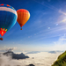 hintergrund-mit-luftballons-hoch-am-himmel-bilder