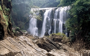 Scenic_Waterfalls_-_best_wallpapers