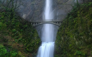 Bridge_over_the_waterfall_-_Waterfalls_computer_wallpapers
