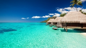 tropical-bungalows-maldives_2131915901