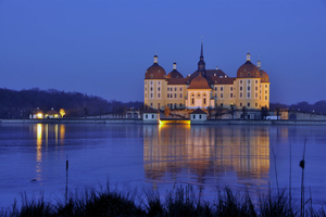 157489__germany-saxony-moritzburg-castle-night-lights-light-water