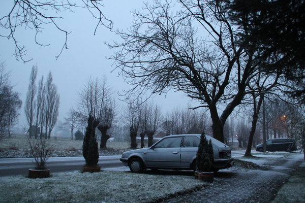IMG_7167_Mazda-323-kees_sneeuw