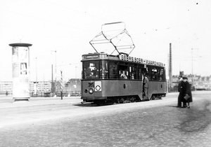 426, lijn 1, Oostplein, 18-4-1949 (E.J. Bouwman)