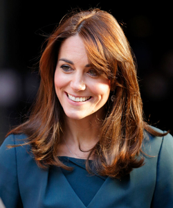 kate-middleton-hairstyles-middle-parted-bangs
