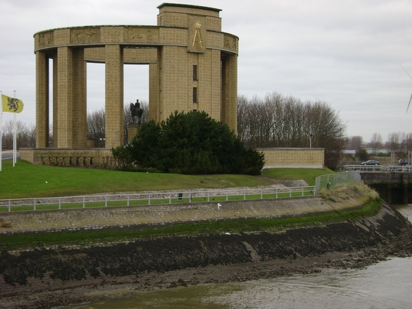 081220 22 DiksmuideNieuwpoortOostduinkerkeOudenburgLoppem 061