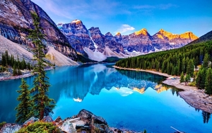 Beautiful-Wallpaper-Image-Of-Lake-Louise-In-Canada