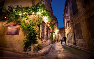 World___France_Walking_down_the_street_in_Provence__France_073076