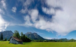 nature-landscapes_hdwallpaper_cabin-in-a-wonderful-meadow_24329