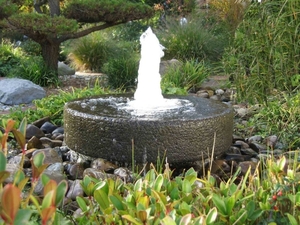 Beautiful-round-stone-garden-water-fountains-for-your-garden-1024
