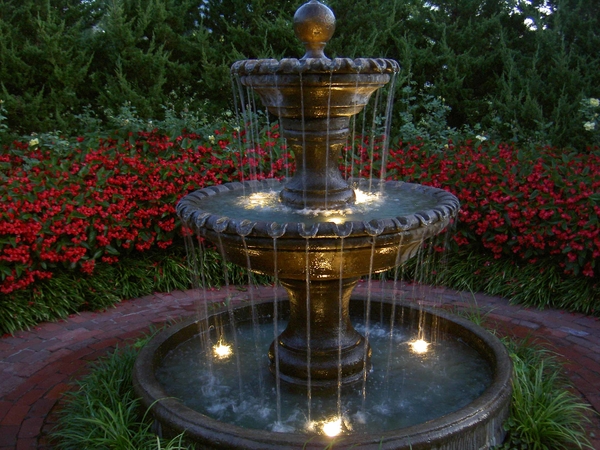 custom-garden-fountains-statuary-in-kansas-city-at-rosehill-garde