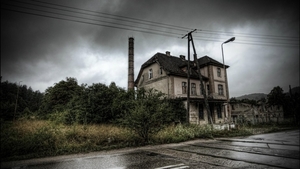 building_abandoned_grass_overcast_hdr_28578_1920x1080