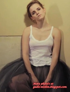 Emma Watson (1) tankTop Sexy