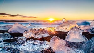 beautiful-4k-sea-ice-beach-landscape-sunset-4K-wallpaper