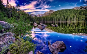 beautiful-alpine-lake-1